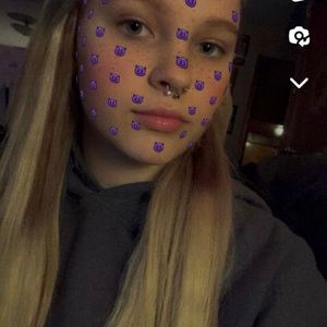 Meet your Posher, Addison